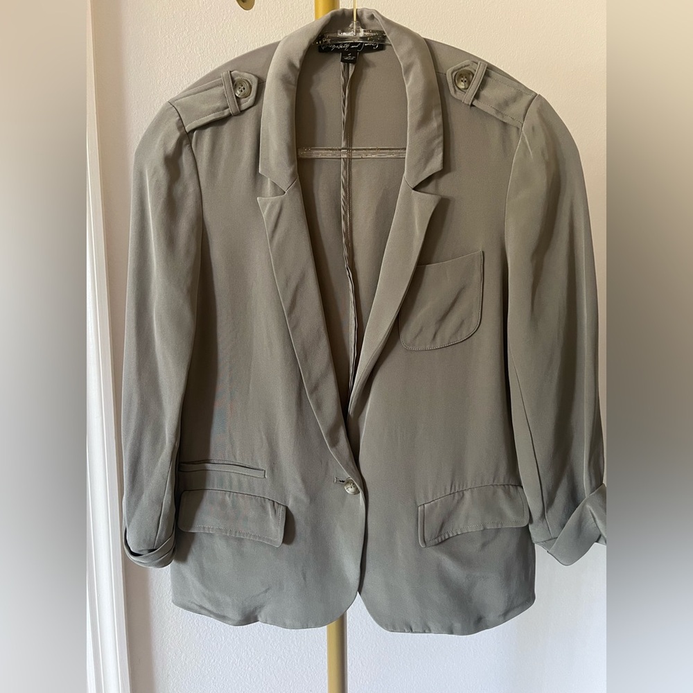 Elizabeth and James Taupe Gray Silk Crop Blazer Women 4 EUC
